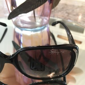 Authentic Like New Tiffany & Co glam Sunglasses